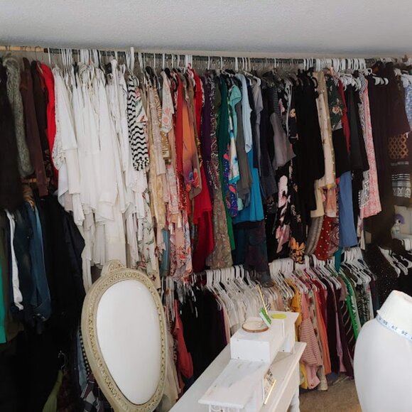 LIKE for LIVE shows + CHECK my CLOSET - Picture 7 of 11